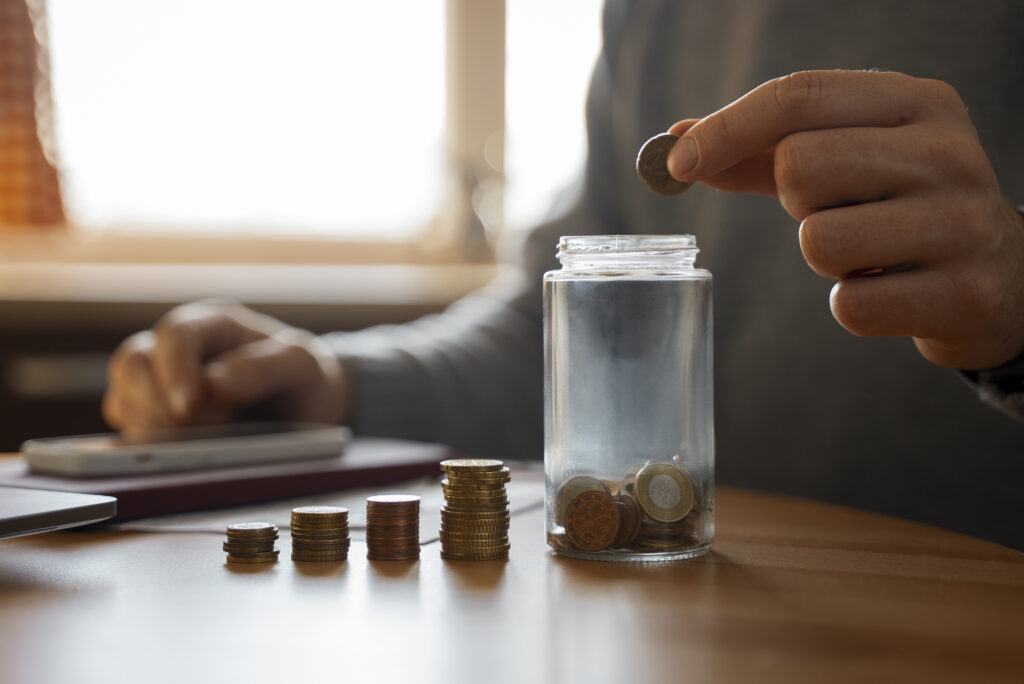 Personal Finance 2025: Smart Tools, AI Advisors, and Micro-Investing Reshape How We Manage Money